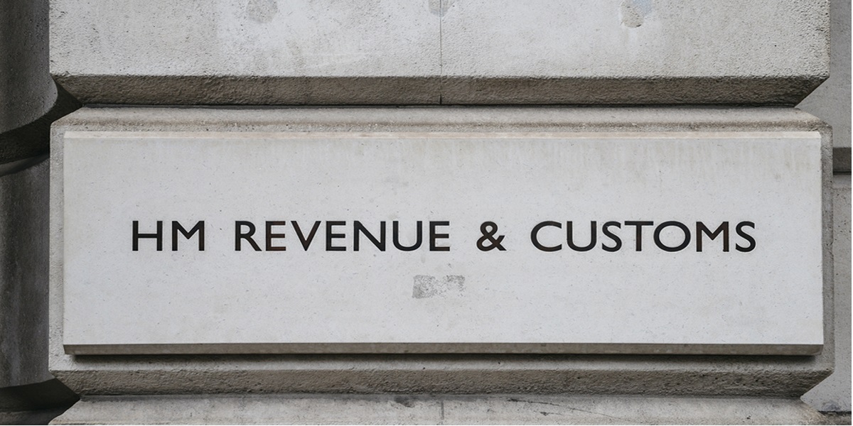 Photo of HMRC sign on their London office. Reads HM Revenue & Customs